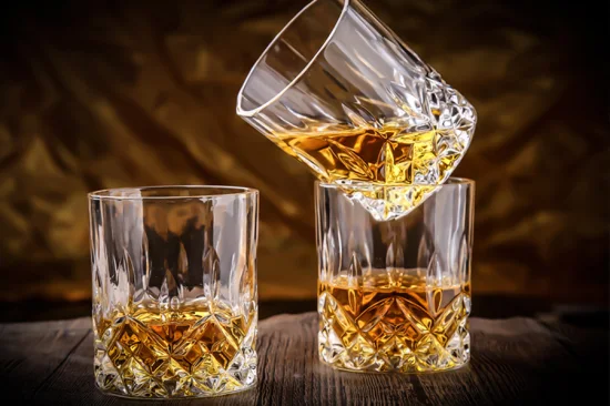 Vente en gros 10oz 300ml Verre à whisky rond en cristal à l'ancienne pour dégustation de whisky, cocktail, liqueur, vin, bière